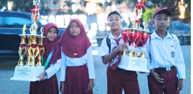Aamily Shanum Kurniawan, Siswi SDN 1 Kayutanyo, Luwuk Timur Juara Pidato Bahasa Inggris Jenjang SD dan SMP Tingkat Kabupaten Banggai
